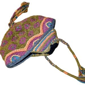 NEWARI Handcrafted Wool Knit Hat Nepal Icelandic Design Green Multicolor Beanie